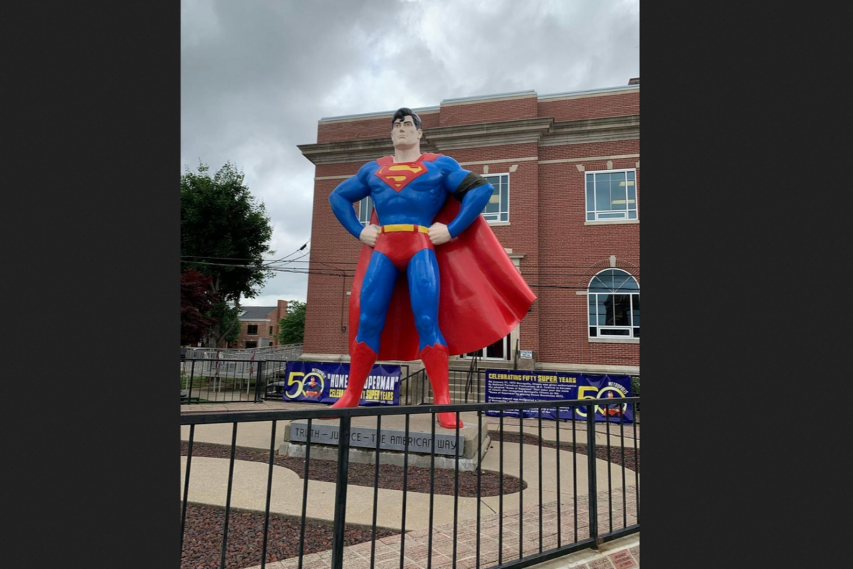 Superman statue in front of the Super Museum